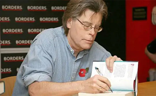 Stephen King writing by hand