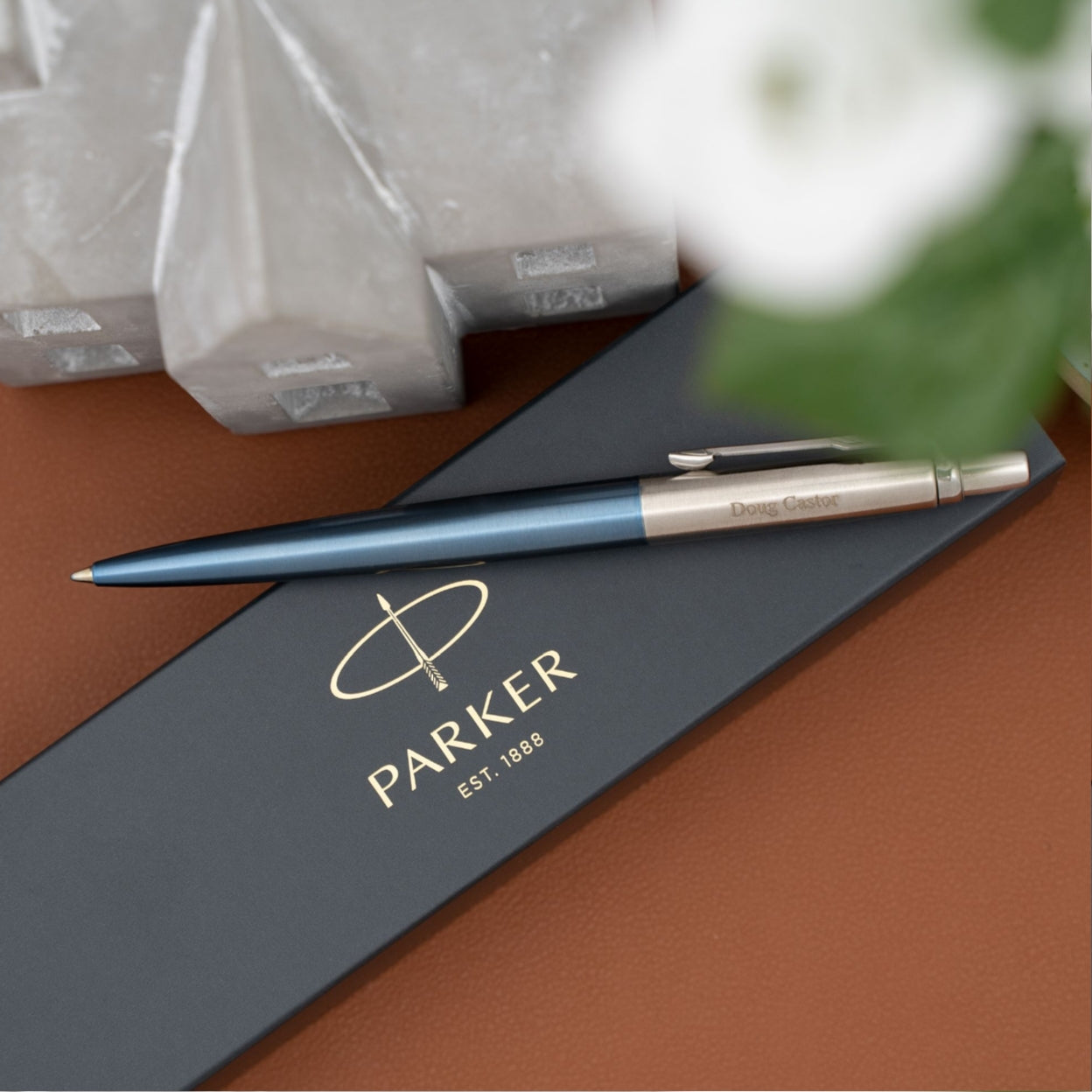 Engraved Jotter Waterloo Blue sitting on top of Parker box