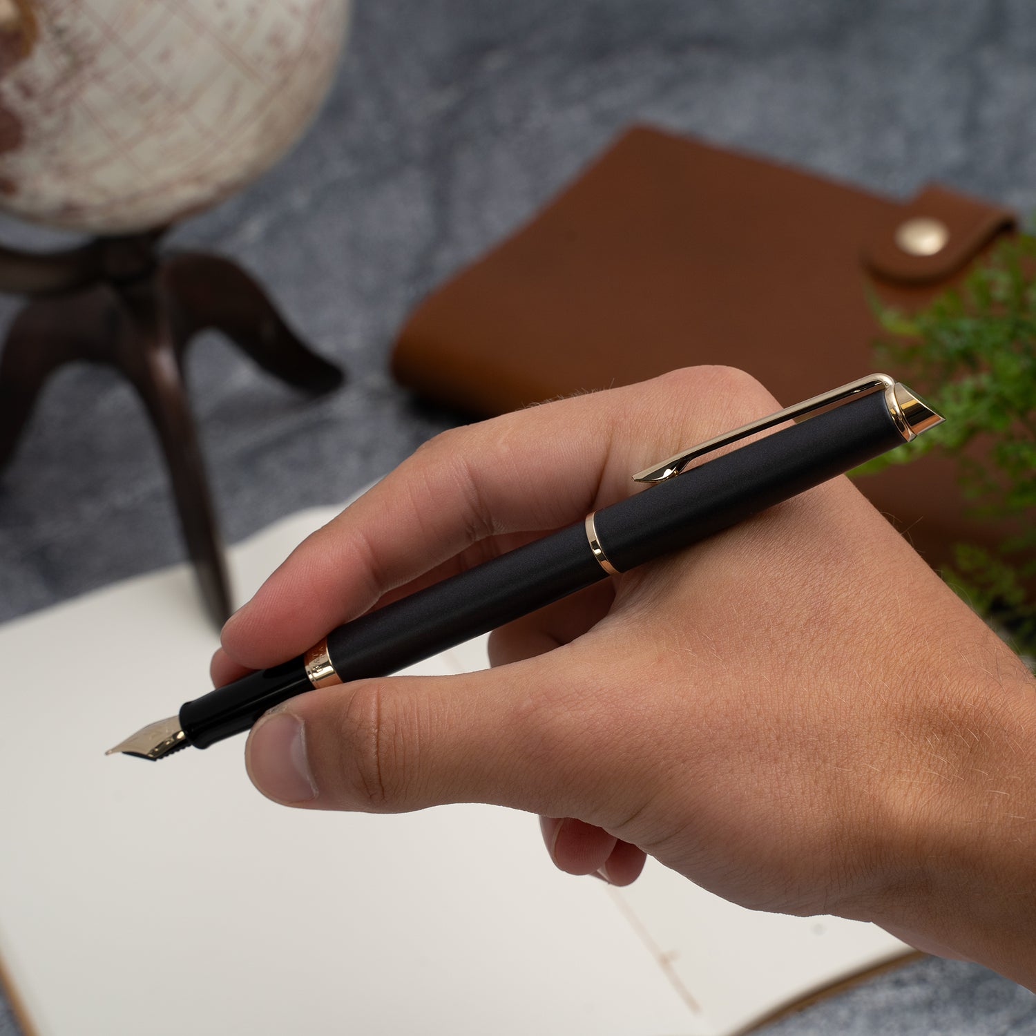 Personalized Waterman Hémisphère Fountain Pen - Lava Black with Gold Trim